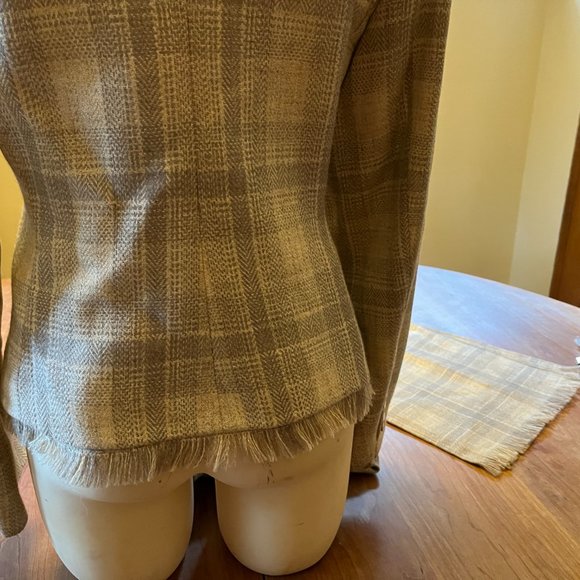 Raffinati Le Collezioni Wool Plaid with Fringe Jacket, Skirt, & Scary Size 8 - Picture 8 of 13